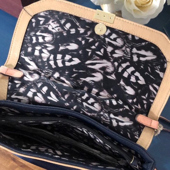 Purse - Picture 3 of 3